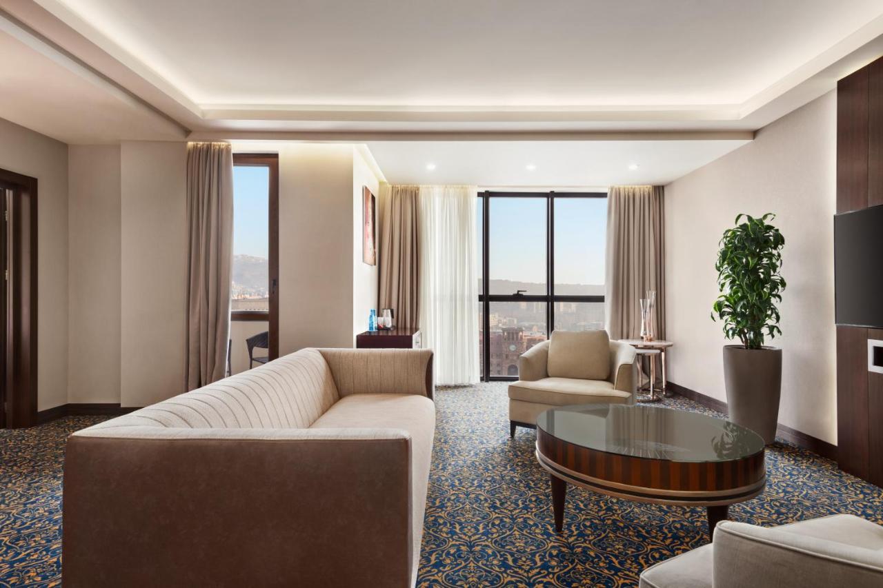 Ramada Hotel & Suites By Wyndham Jerevan Eksteriør bilde