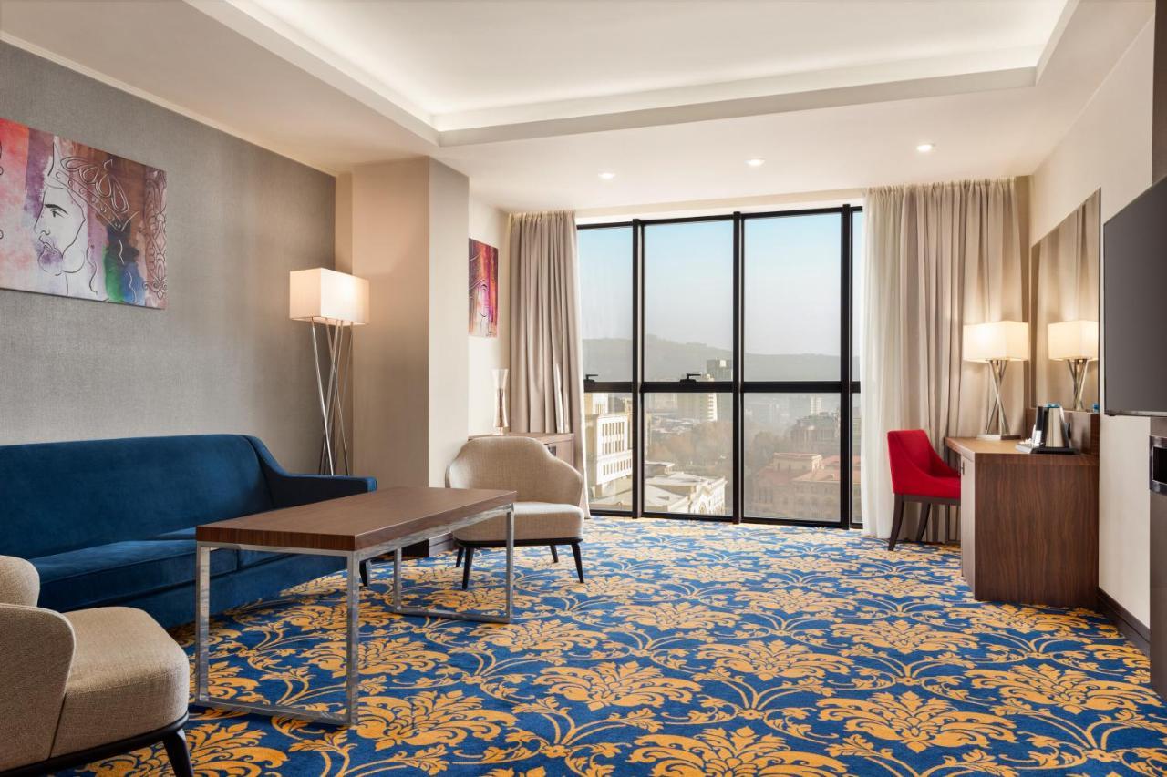 Ramada Hotel & Suites By Wyndham Jerevan Eksteriør bilde