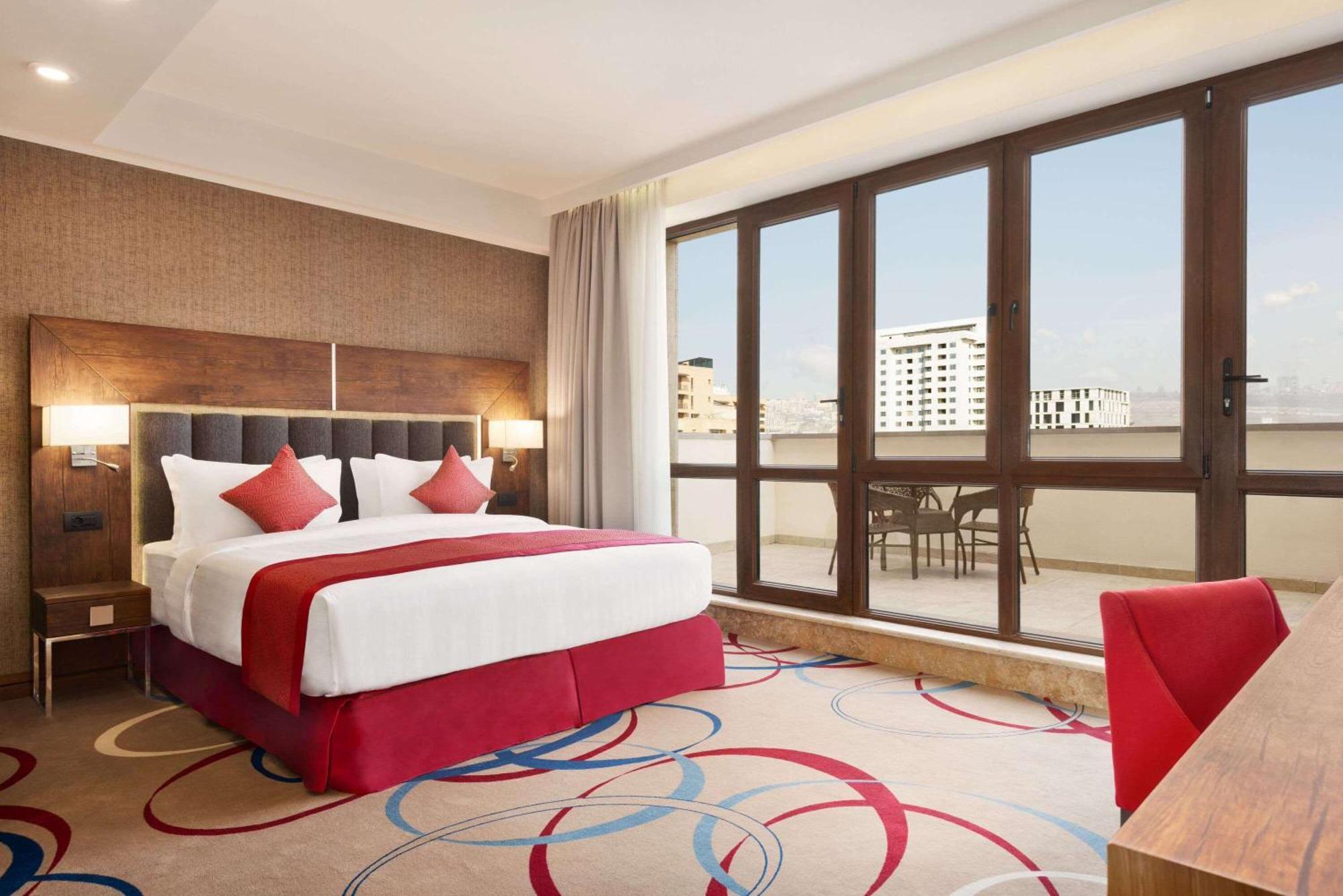 Ramada Hotel & Suites By Wyndham Jerevan Eksteriør bilde
