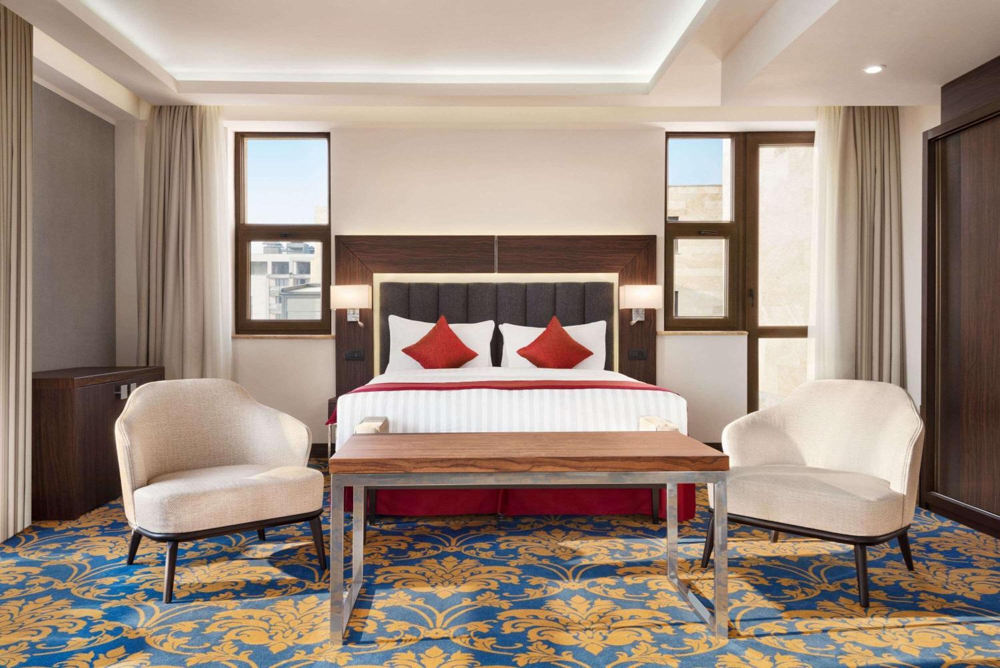 Ramada Hotel & Suites By Wyndham Jerevan Eksteriør bilde